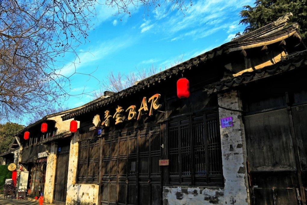 萌娃在台上嘱咐爸爸拍照这“如雷贯耳”的悄悄话全场都知道了